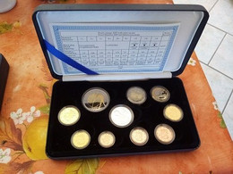 Coffret BE Finlande 2005 - De 1 Ct A 2 Euros + 3 Euros + Médaille - Finlande