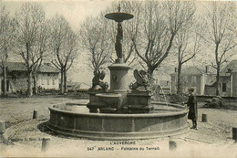 Arlanc * La Fontaine Du Terrail * Villageois - Sonstige & Ohne Zuordnung