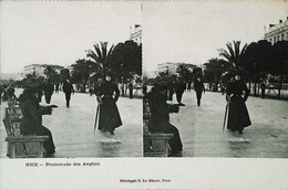 ► Carte Stéréoscopique De NICE Promenade Des Anglais Lecture Parapluie (Série Stéréo Cpa DELEY ) - Cartes Stéréoscopiques