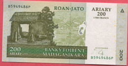 200 Ariary 2004 Neuf 2 Euros - Madagascar