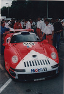 SPORT AUTO. 24 HEURES DU MANS 1997.  PHOTO. AU CONTROLE . LA PORSCHE 911 GT 1. N°29. ECURIE J.B RACING - Automobiles