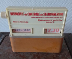 Ancien Dispositif De Contrôle De Stationnement Modèle N° 3 Agréé Par Ministère - Disque - Coches
