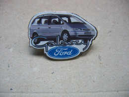 Pin's D'un Véhicule FORD Modèle GALAXY - Ford