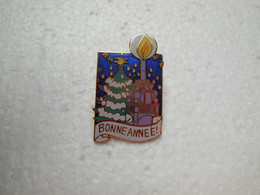 Pin's Noël, Bonne Année, Dos Doré Safe Liège, Rare........BT27 - Noël