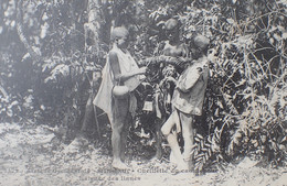 95 - CPA - GUINEE FRANÇAISE - 1907 - CUEILLETTE DU CAOUTCHOUC - SAIGNEE DES LIANES - Guinée Française