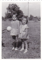 Old Real Original Photo - 2 Little Girls In The Open - Ca. 8.5x6 Cm - Anonymous Persons
