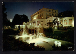 (RECTO / VERSO) DIVONNE LES BAINS EN 1976 - LE CASINO ET SES JETS D' EAU - EFFET DE NUIT - BELLE FLAMME - CPSM GF - Divonne Les Bains