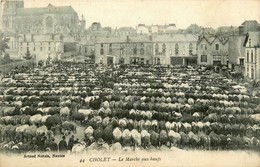 Cholet * Place Et Le Marché Aux Boeufs * Foire Marchands - Cholet