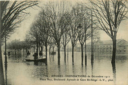 Angers * Inondations De Décembre 1910 * La Place Ney , Boulevard Ayrault Et Gare St Serge * Crue - Angers