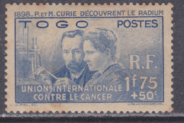 Togo N°  171 X  :  Pierre Et Marie Curie Trace De Charnière Légères Rousseurs Sinon TB - Altri & Non Classificati