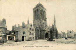 Locronan * La Place Et L'église Du Village * Hôtel Des Touristes - Locronan
