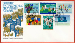 United Nations Vienna Wien 1979 / Birds, Flags, International Centre, Donaupark, Live In Peace, Coat Of Arms / FDC - Covers & Documents