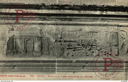 ASSIER MOTIF DE LA FRISE EXTÉRIEURE DE L'EGLISE Francia France Frankreich - Assier