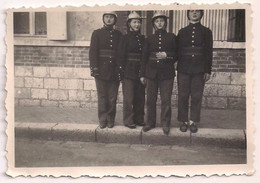 Photo - 4 Femmes Habillées En Pompier - Pompiers