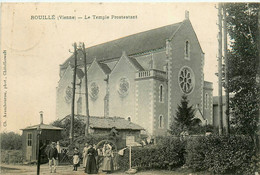 Rouillé * Vue Sur Le Temple Protestant * Le Passage à Niveau * Ligne Chemin De Fer - Sonstige & Ohne Zuordnung