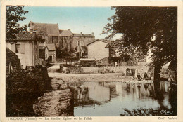 Vivonne * Vue Sur La Vieille église Et Le Palais * Lavoir Laveuses Abreuvoir - Vivonne