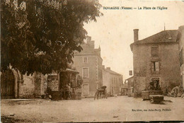 Romagné * La Place De L'église Du Village * Le Puits - Autres & Non Classés