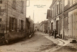 Ouzilly * La Grand Rue * Villageois - Sonstige & Ohne Zuordnung