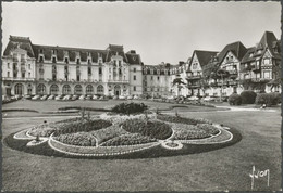 CPSM - CABOURG --Le Grand Hôtel -- - Cabourg