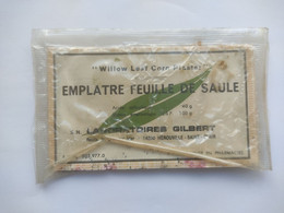 (pharmacie) EMPLATRE FEUILLE De SAULE (Pochette Et Contenu) Willow Leaf Corn Plaster 14200 HEROUVILLE SAINT CLAIR - Medizinische Und Zahnmedizinische Geräte