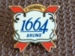 PIN'S BIERE 1664 BRUNE - Bière