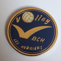 BB33 Pin's Volley Volleyball VBCH Les Herbiers Vendée Achat Immédiat - Pallavolo