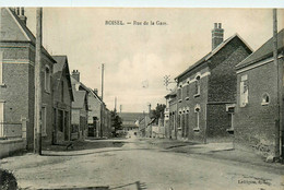 Roisel * La Rue De La Gare Du Village - Roisel