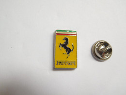 Superbe Pin's , Auto Logo Ferrari - Ferrari