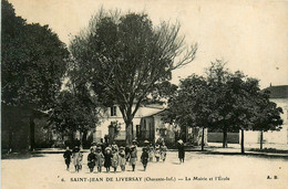 St Jean De Liversay * Place De La Mairie Et L'école * Groupe D'enfants - Otros & Sin Clasificación