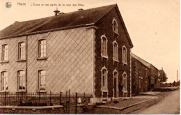 HARRE  L'ECOLE ET UNE PARTIE DE LA COUR DES FILLES - Manhay