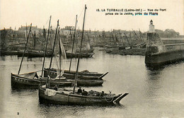 La Turballe * Vue Du Port Prise De La Jetée * Le Phare * Bateaux - La Turballe