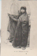 YB / TUNISIE . Photo F. SOLER Tunis. N° 145.  BEDOUINE DU SUD (Portrait En Pied / Moyen  Plan)) - Tunisie