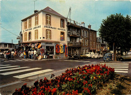 St Pair Sur Mer * Une Partie De La Place De L'église * Pâtisserie * Papeterie Librairie Souvenir - Saint Pair Sur Mer