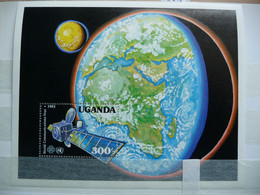 (ZK6) Uganda 1983 World Communications Year Satellite Earth S/S MNH - Uganda (1962-...)