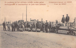 CPA Camp De Zeist - Dechargement De Marchandise Du Petit Train Militaire - Très Animé - Soldats En Uniformes - Zeist