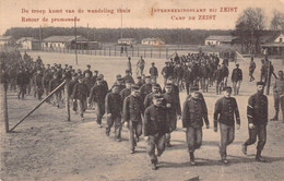 CPA Camp De Zeist - Retour De Promenade - Très Animé - Soldats En Uniformes - Zeist