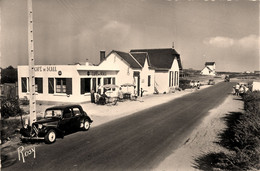 Batz Sur Mer * Route Et Le Café Du Scall * Automobile Voiture Ancienne Citroën Traction - Batz-sur-Mer (Bourg De B.)