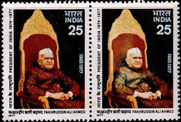 PRESIDENT OF INDIA- F.A. AHMED- PAIR- COLOR VARIETY- UNIQUE ERROR-INDIA-1977-MNH-D5-34 - Plaatfouten En Curiosa