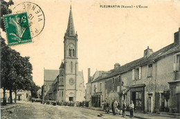 Pleumartin * Rue Et Place De L'église Du Village * Boulangerie - Pleumartin