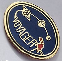 F02 Pin's Space Espace Fusée Voyager USA Nasa Planète Saturne Achat Immédiat - Space