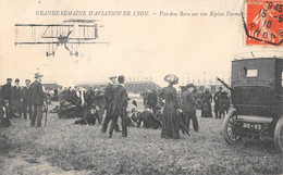 CPA GRANDE SEMAINE D'AVIATION DE LYON VAN DEN BORN SUR SON BIPLAN FARMAN - Flieger