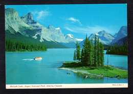 Canada - Maligne Lake , Jasper National Park , Alberta - The Most Famous Scene In The Park ( N° 16323R-10) - Lake Louise