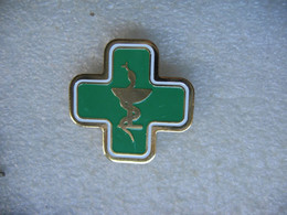 Pin's Caducée, Logo D'une Pharmacie - Médical