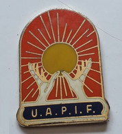 AB457 Pin's UAPIF Main Soleil Union Aveugles Aveugle PARIS Ile De France Handicap Non Voyant Qualité EGF Achat Immédiat - Médical