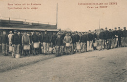 INTERNERINGSKAMP BIJ ZEIST  - ETEN HALEN UIT DE KEUKENS  - PORT VRIJ FRANC DE PORT MILITAIRE ETRANGER    2 SCANS - Prisoners