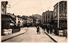 Bourg-de-Péage (Drôme) La Place Du Marché, Cycliste - Edition Bromure Narbo - Carte N° 5 Non Circulée - Bourg-de-Péage