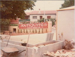 RT29.190 VAR PHOTO  1983 LA VALETTE . MAGASIN BROCANTE .CARTES POSTALES .99 AVENUE  MIRASOULEOU.TRAVAUX - La Valette Du Var