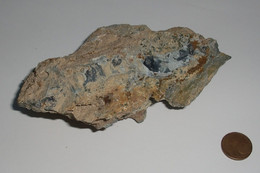 UNBEKANNTES MINERAL, ROHSTEIN Mehrfärbig, Graublaue Einschlüsse, Wunderschönes Sammlerstück, 258 Gramm, 11,5 X 7 X ... - Fósiles