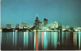 SKYLINE OF DETROIT MICHIGAN AT NIGHT AS SEEN FROM WINDSOR , CANADA - F.P. - STORIA POSTALE - Windsor