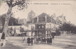 58. COSNE SUR LOIRE. CPA. BOULEVARD DE LA REPUBLIQUE. ANIMATION.  ANNÉE 1906 + TEXTE - Cosne Cours Sur Loire
